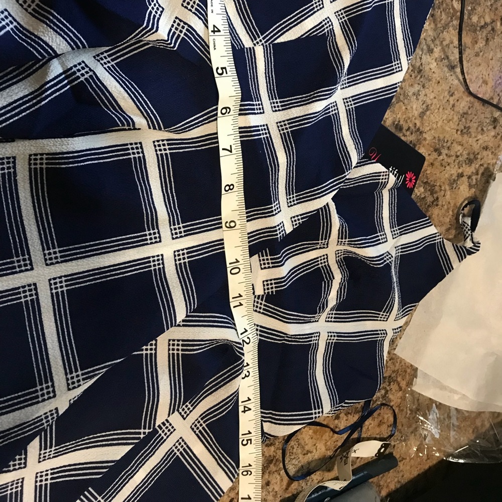 NAVY WHITE GINGHAM TOP @LAST TWO - Picture 5 of 7